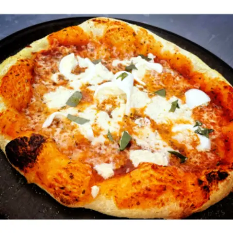 Pizza con burrata